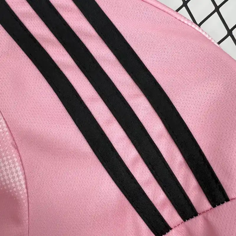 Real Madrid spéciale 2025-2026 Rose